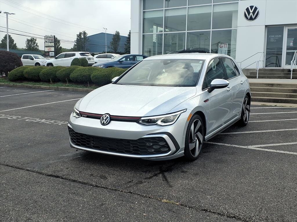 2024 Volkswagen Golf GTI S photo 3
