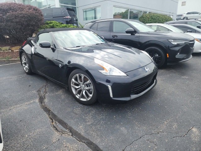 2014 Nissan 370Z photo 2