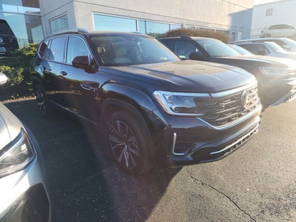 Certified 2025 Volkswagen Atlas 2.0T SEL Premium R-Line SUV