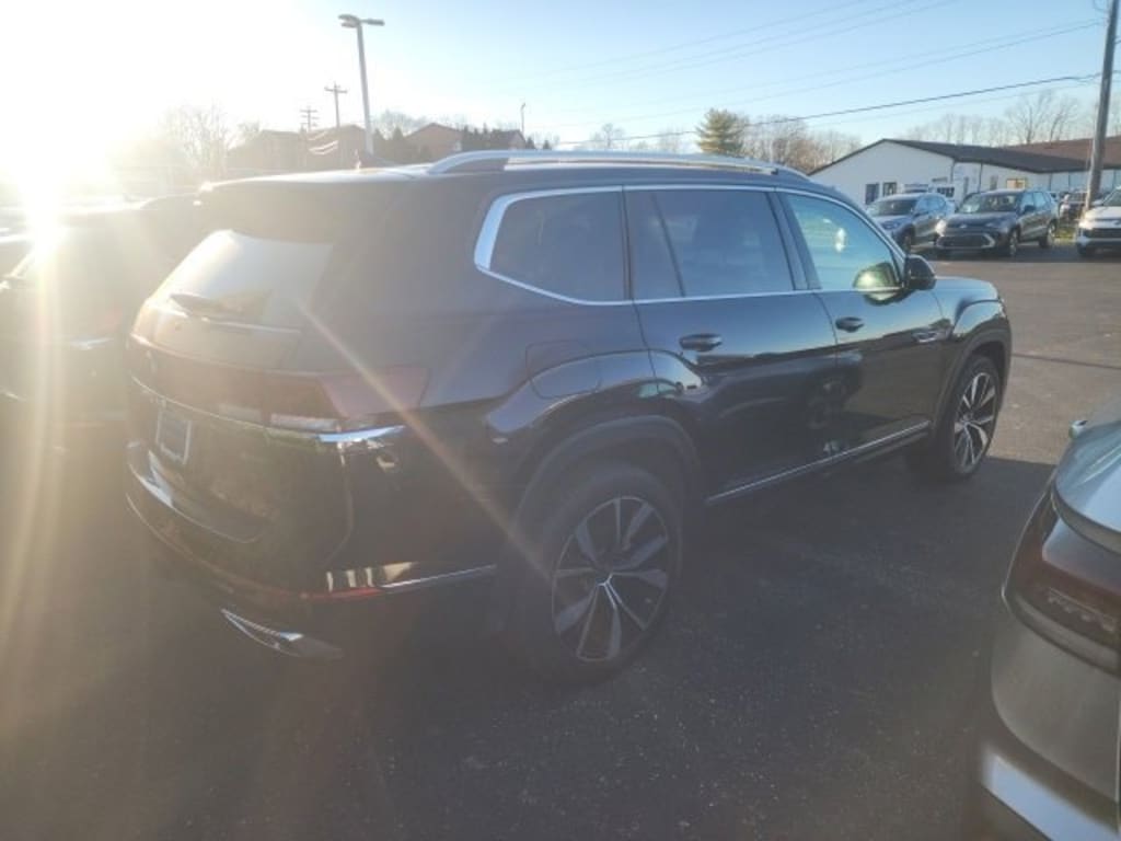 Certified 2025 Volkswagen Atlas 2.0T SEL Premium R-Line SUV