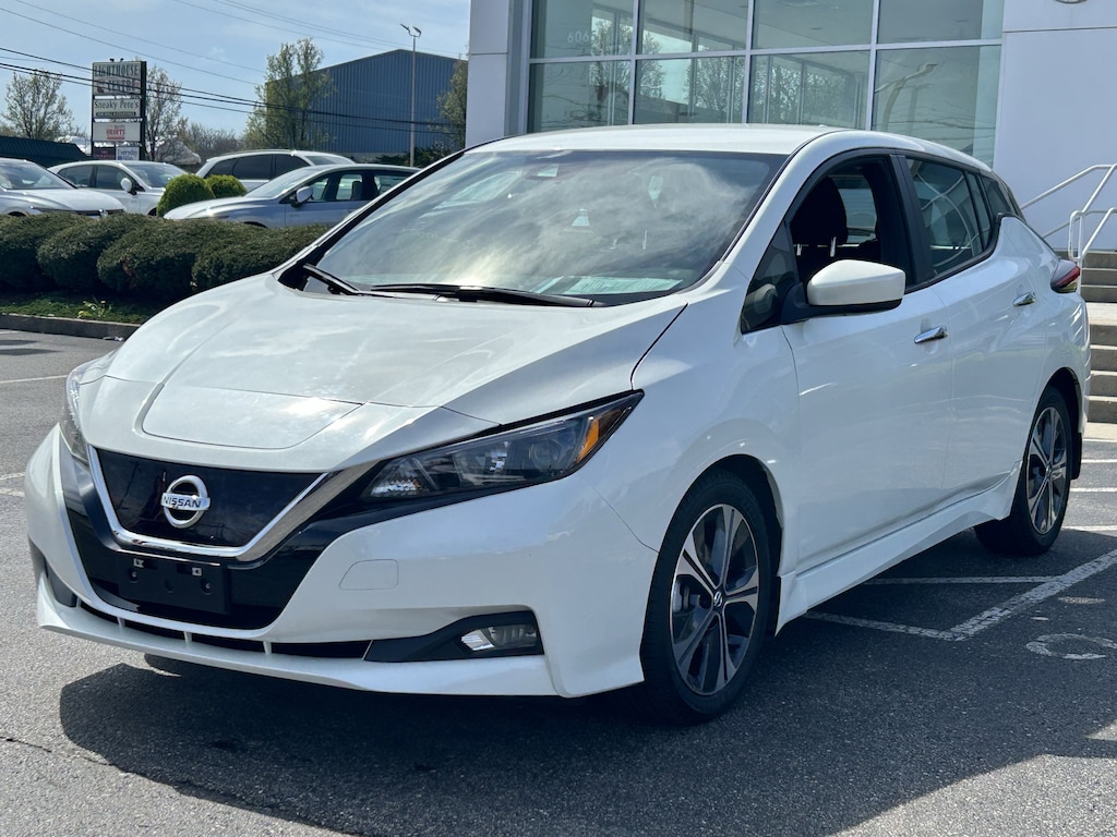 Used 2022 Nissan LEAF SV Hatchback