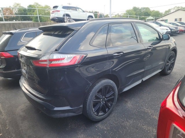2022 Ford Edge SEL photo 3