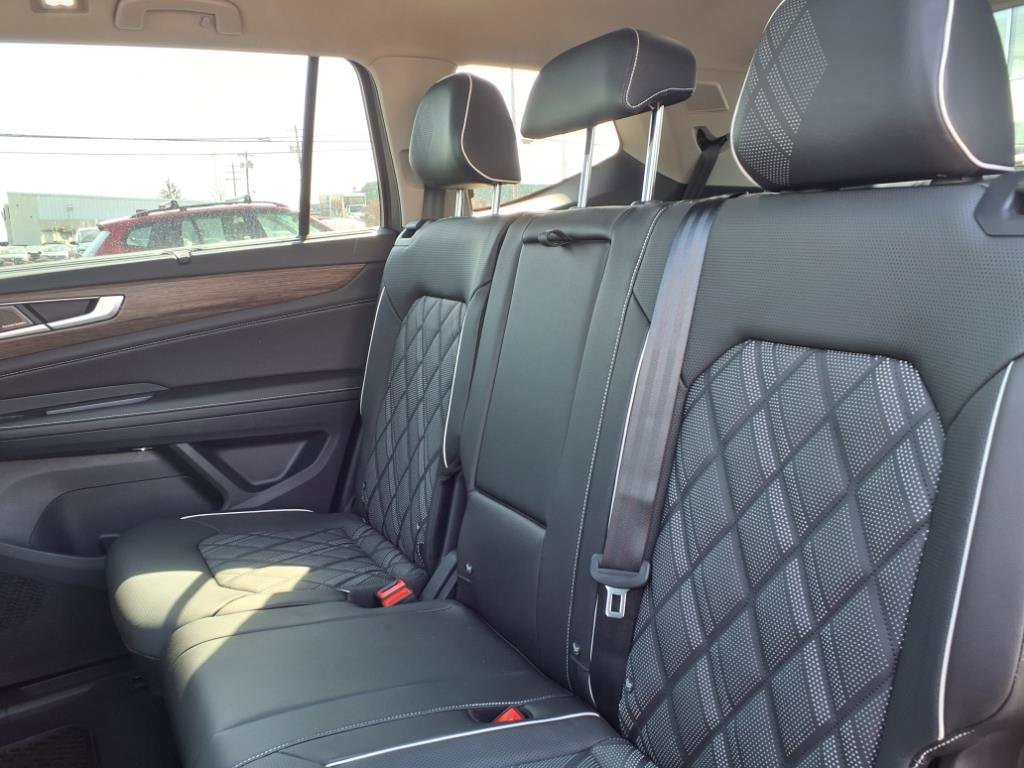 2025 Volkswagen Atlas SEL Premium R-Line - Photo 10