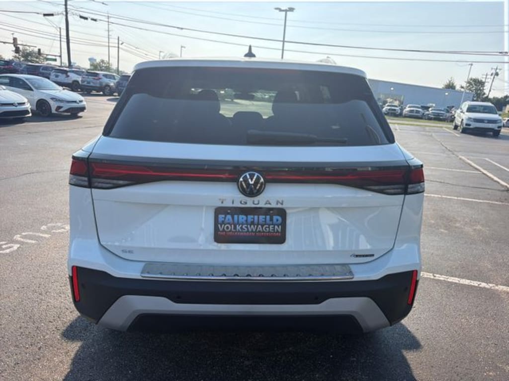 New 2026 Volkswagen Tiguan 2.0T SE SUV