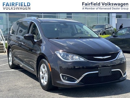 2017 Chrysler Pacifica Touring-L Plus Van