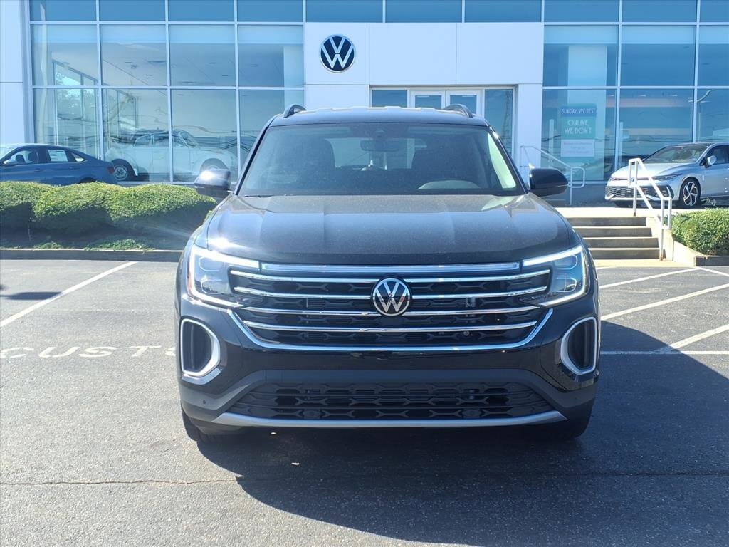 2026 Volkswagen Atlas SE Technology photo 2