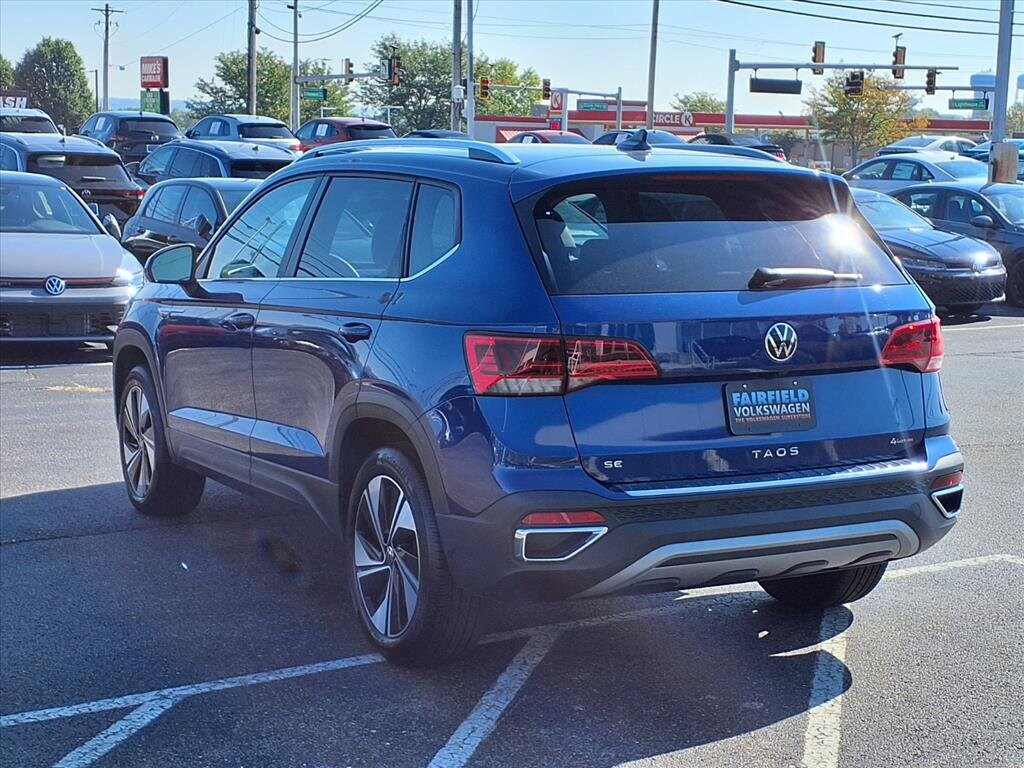 2024 Volkswagen Taos SE photo 2