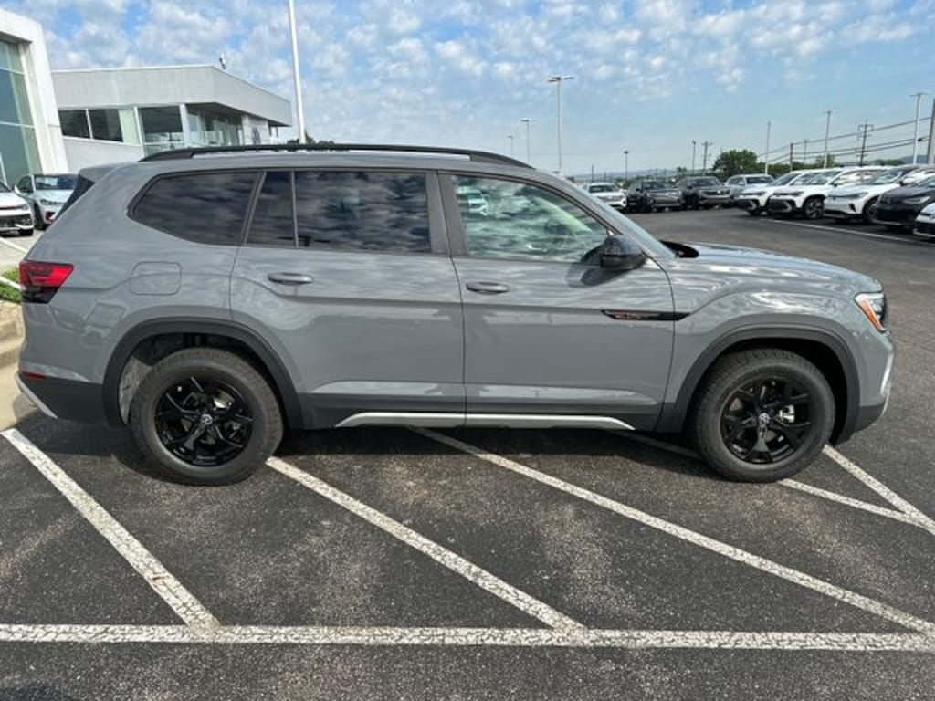 New 2026 Volkswagen Atlas 2.0T Peak Edition SUV