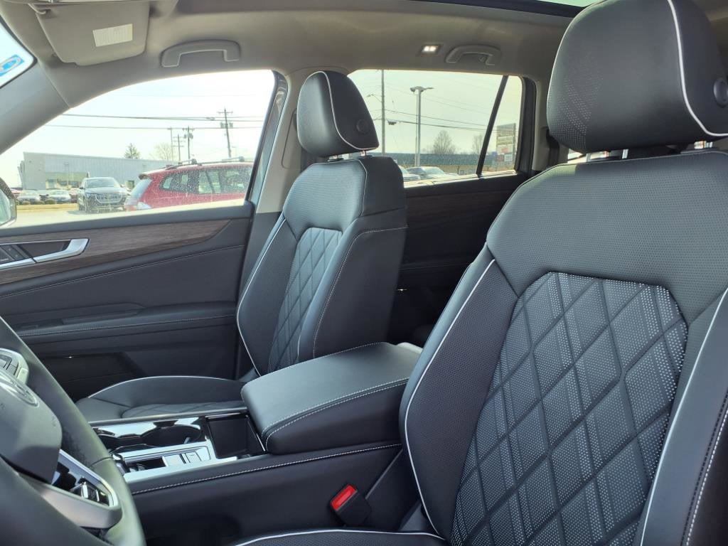2025 Volkswagen Atlas SEL Premium R-Line - Photo 11