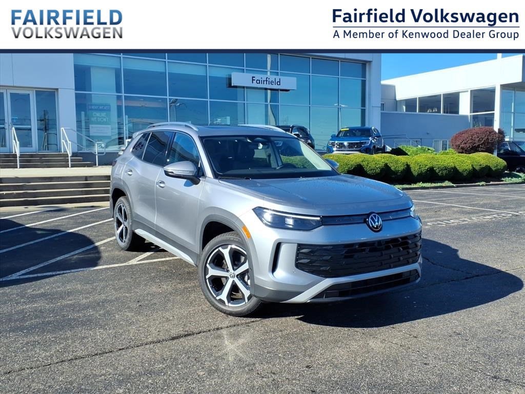 New 2025 Volkswagen Tiguan 2.0T SE SUV