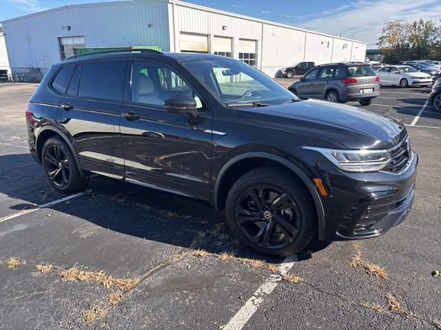 2024 Volkswagen Tiguan SE R-Line Black photo 3