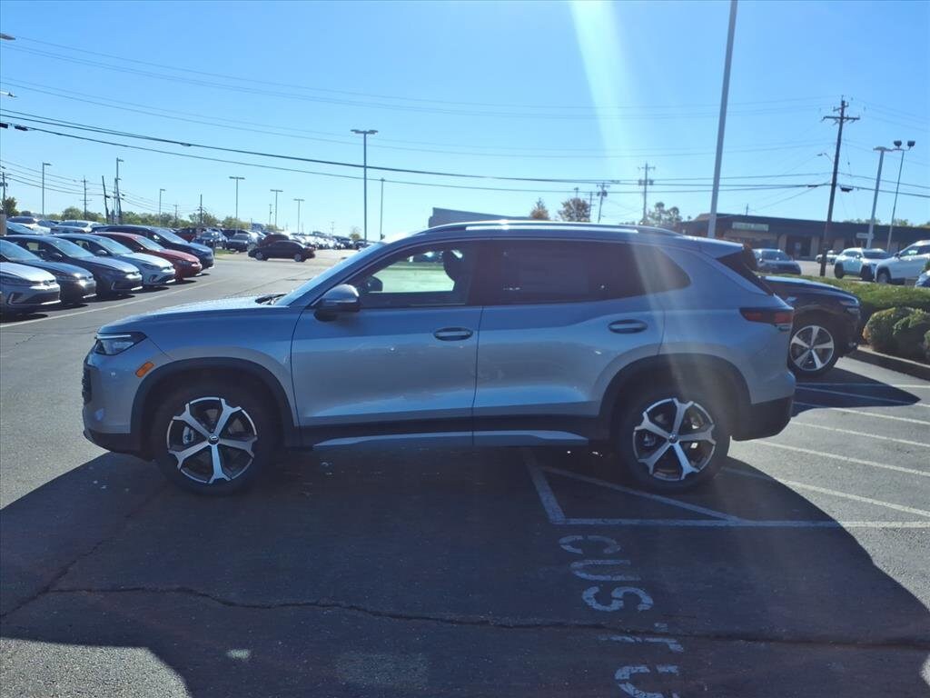 New 2025 Volkswagen Tiguan 2.0T SE SUV