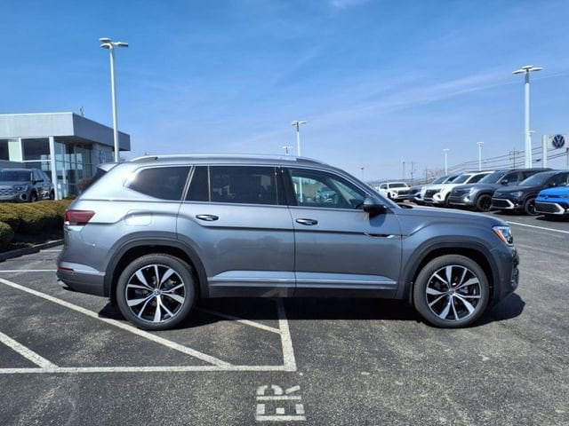 2025 Volkswagen Atlas SEL Premium R-Line - Photo 8