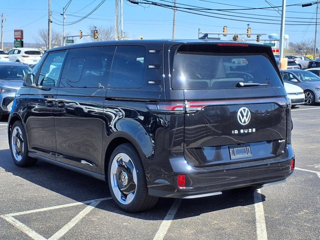 2025 Volkswagen ID. Buzz Pro Plus photo 4