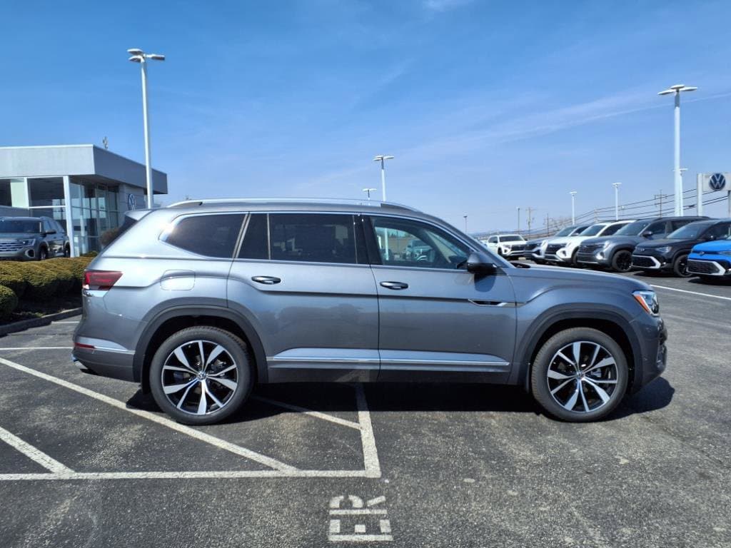 2025 Volkswagen Atlas SEL Premium R-Line - Photo 8