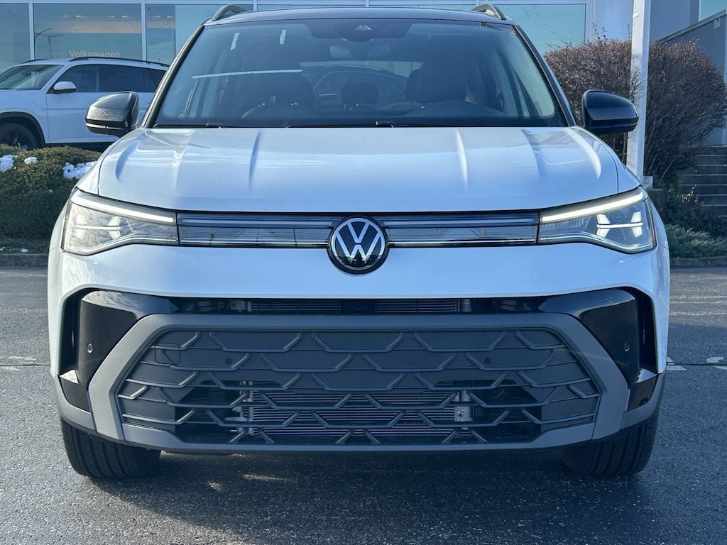 New 2026 Volkswagen Taos 1.5T SE Black SUV