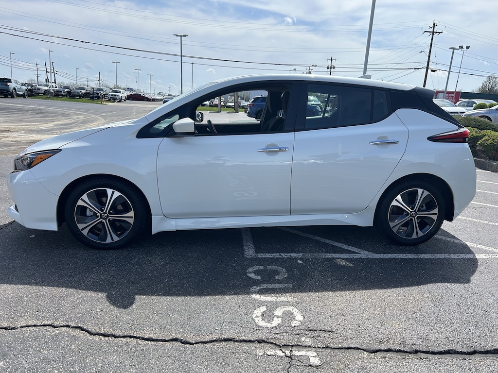 Used 2022 Nissan LEAF SV Hatchback