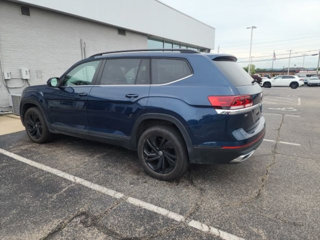 Used 2023 Volkswagen Atlas 2.0T SE w/Technology SUV