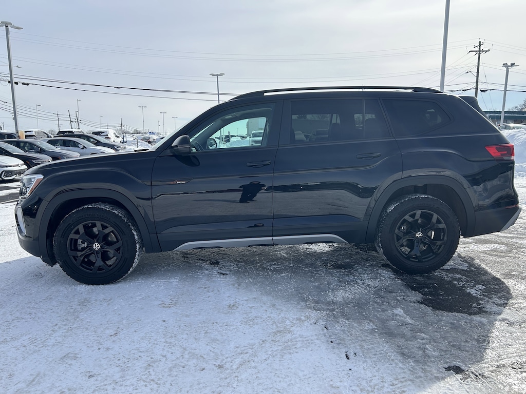 Used 2024 Volkswagen Atlas 2.0T Peak Edition SE w/Technology SUV
