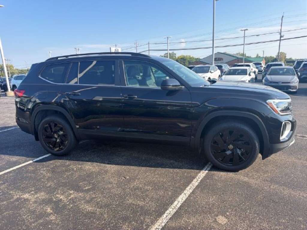 New 2026 Volkswagen Atlas SE w/Technology SUV