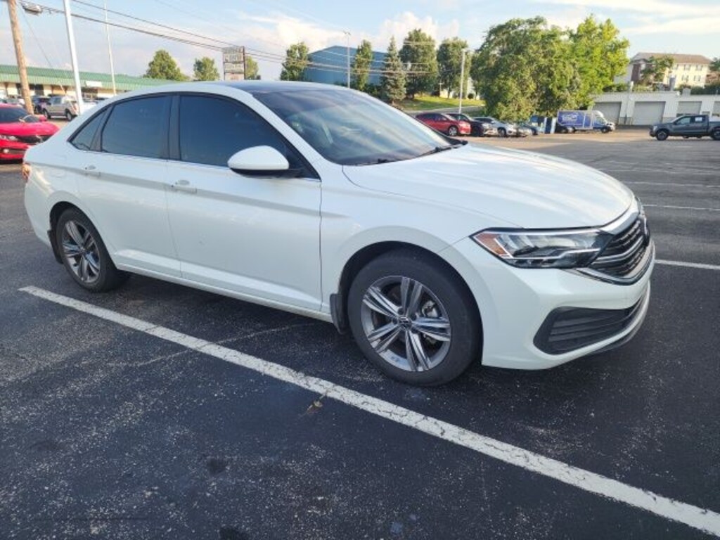 Used 2024 Volkswagen Jetta 1.5T SE Sedan
