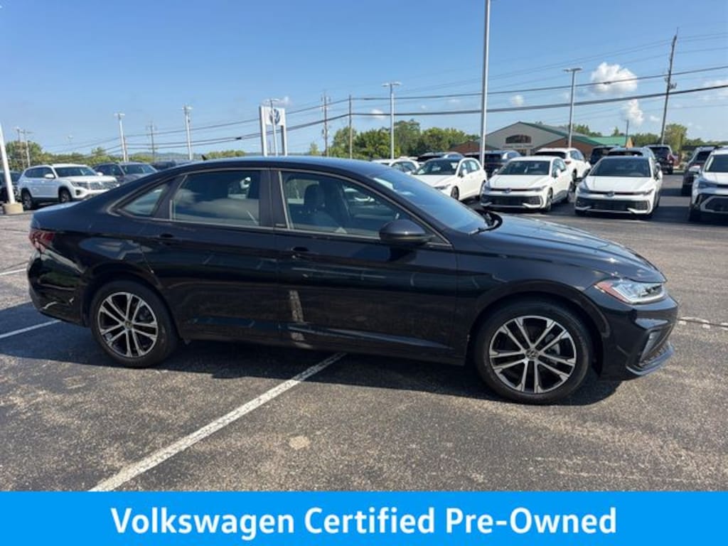Certified 2025 Volkswagen Jetta 1.5T Sport Sedan
