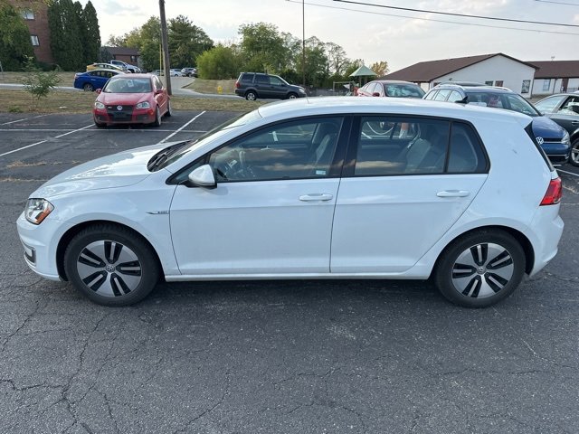 2016 Volkswagen e-Golf SE photo 2