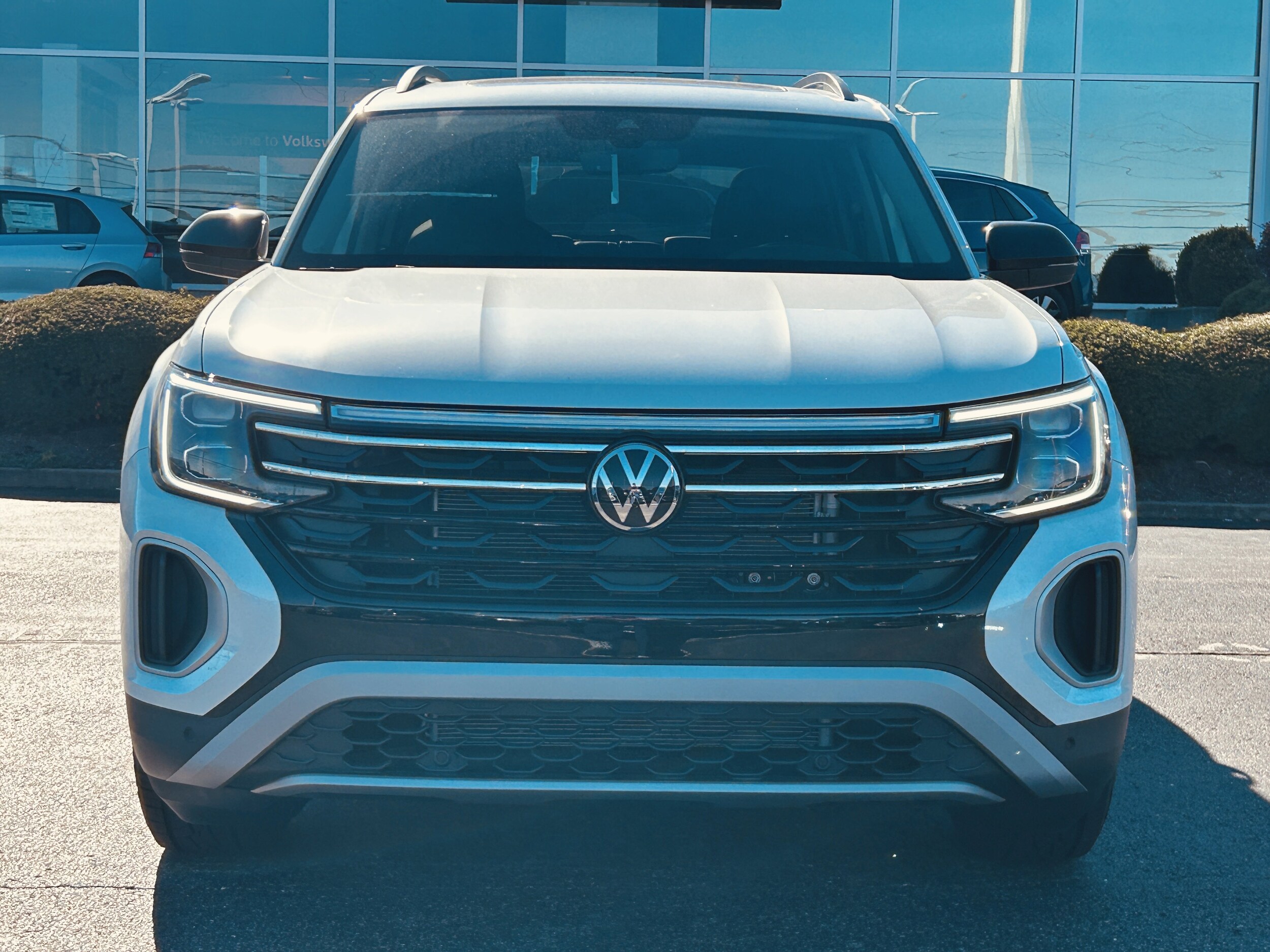 2026 Volkswagen Atlas Peak Edition SE photo 2