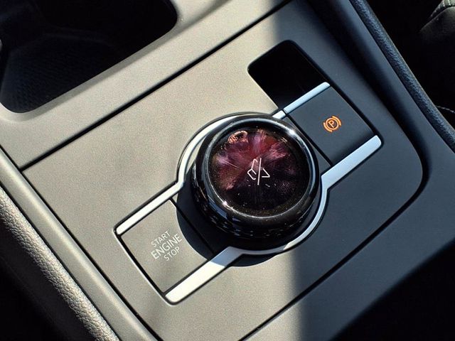 2025 Volkswagen Tiguan SE - Photo 18