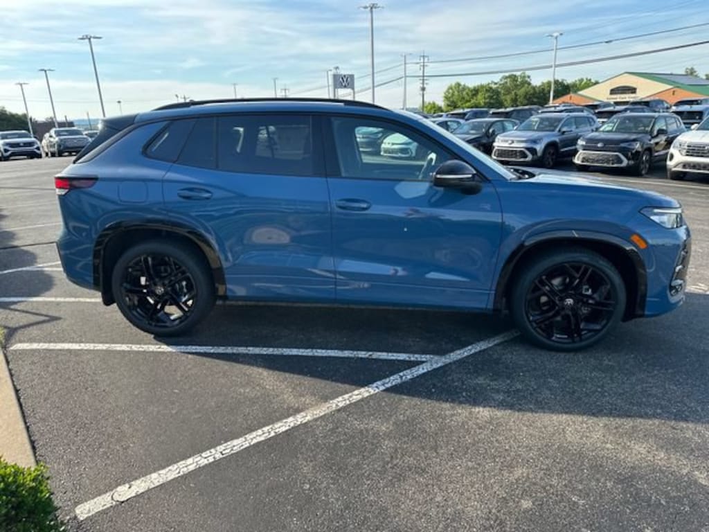 New 2026 Volkswagen Tiguan 2.0T SE R-Line Black SUV