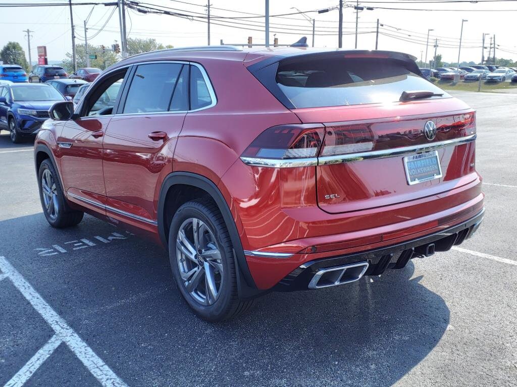 2024 Volkswagen Atlas Cross Sport SEL R-Line photo 4