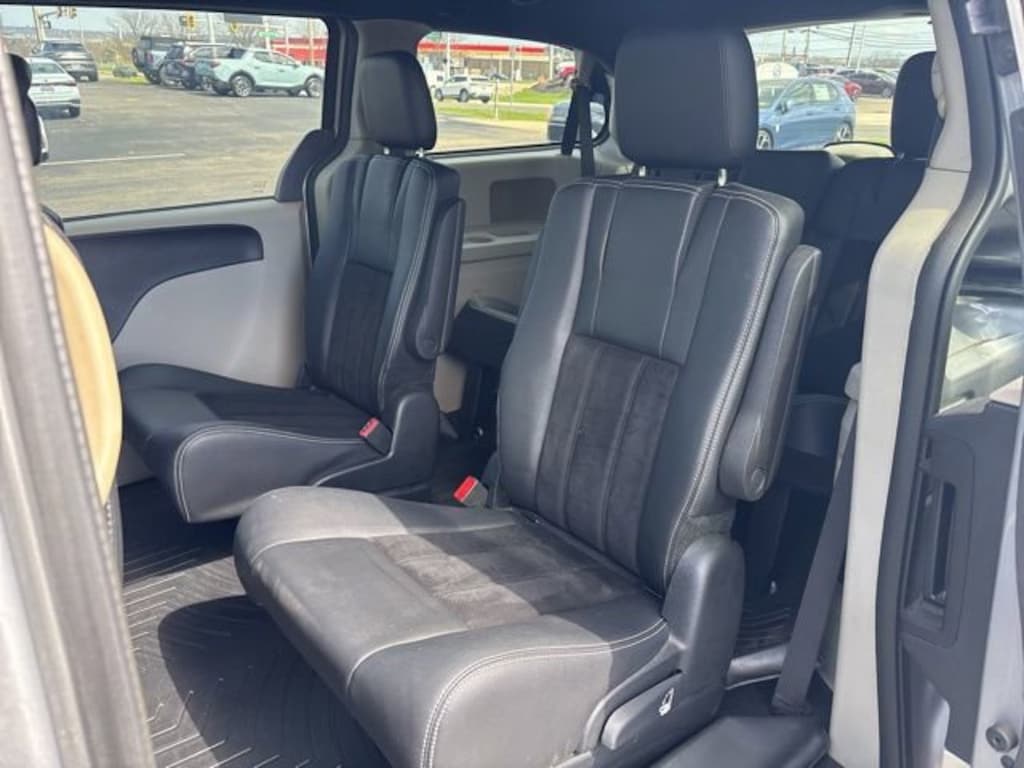 Used 2017 Dodge Grand Caravan SXT Van