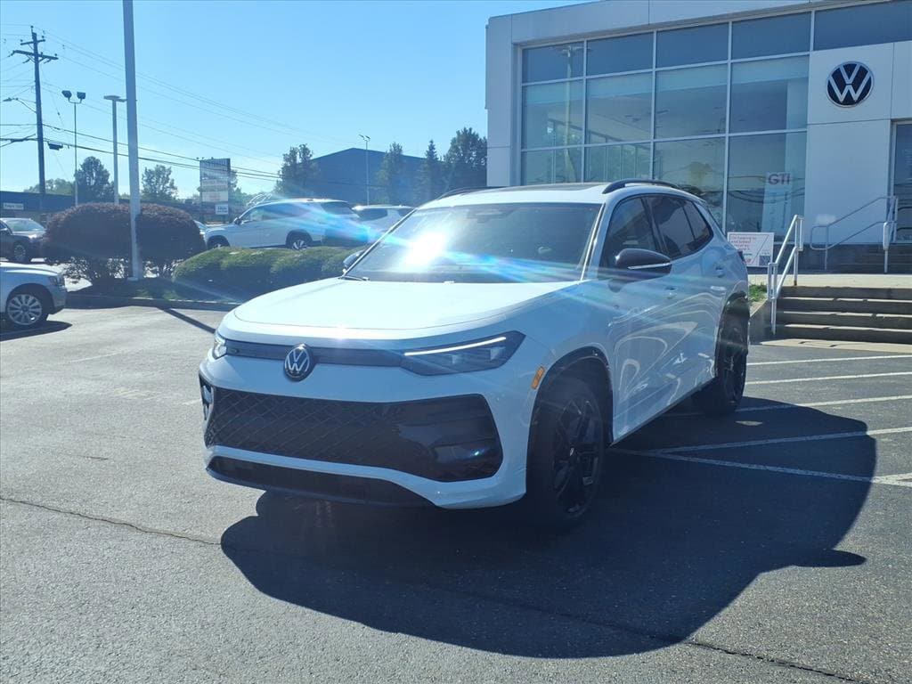 New 2025 Volkswagen Tiguan 2.0T SE R-Line Black SUV