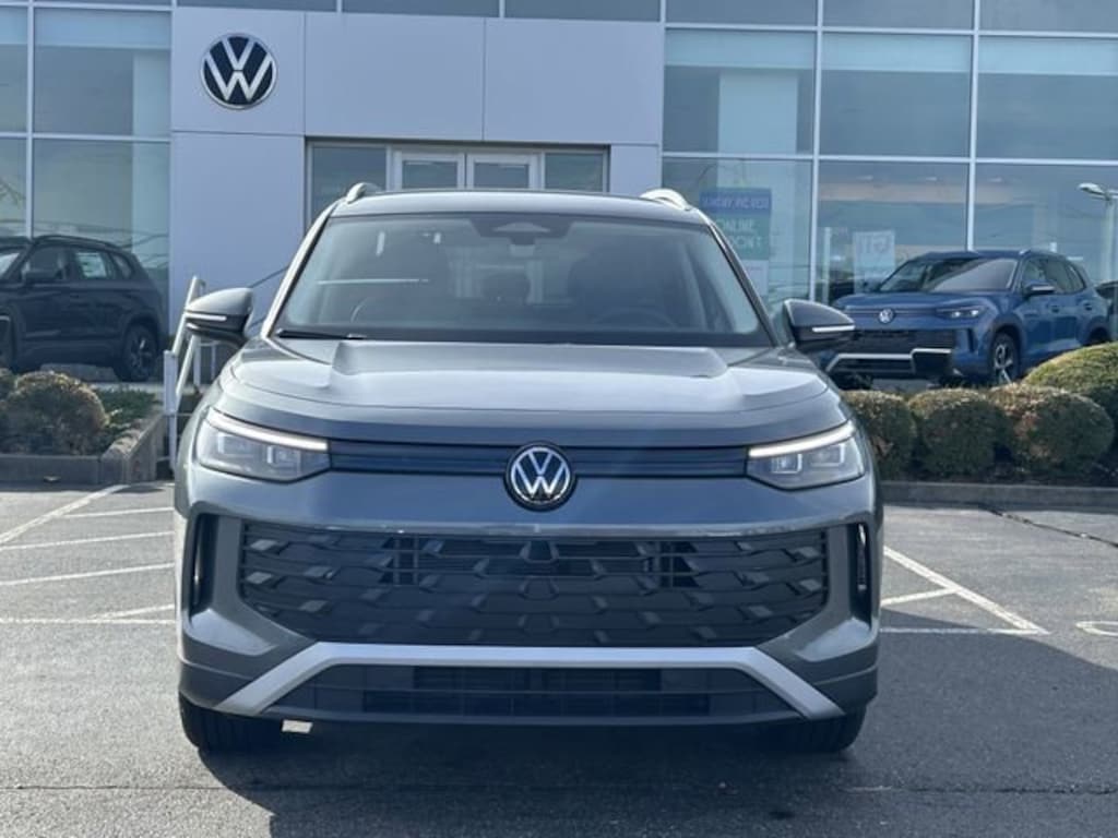 New 2026 Volkswagen Tiguan 2.0T SE SUV