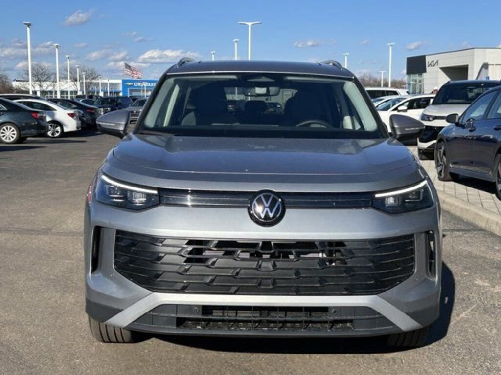 New 2026 Volkswagen Tiguan 2.0T SE SUV