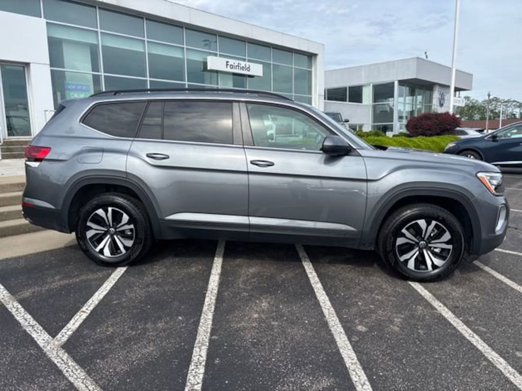Used 2025 Volkswagen Atlas 2.0T SE SUV