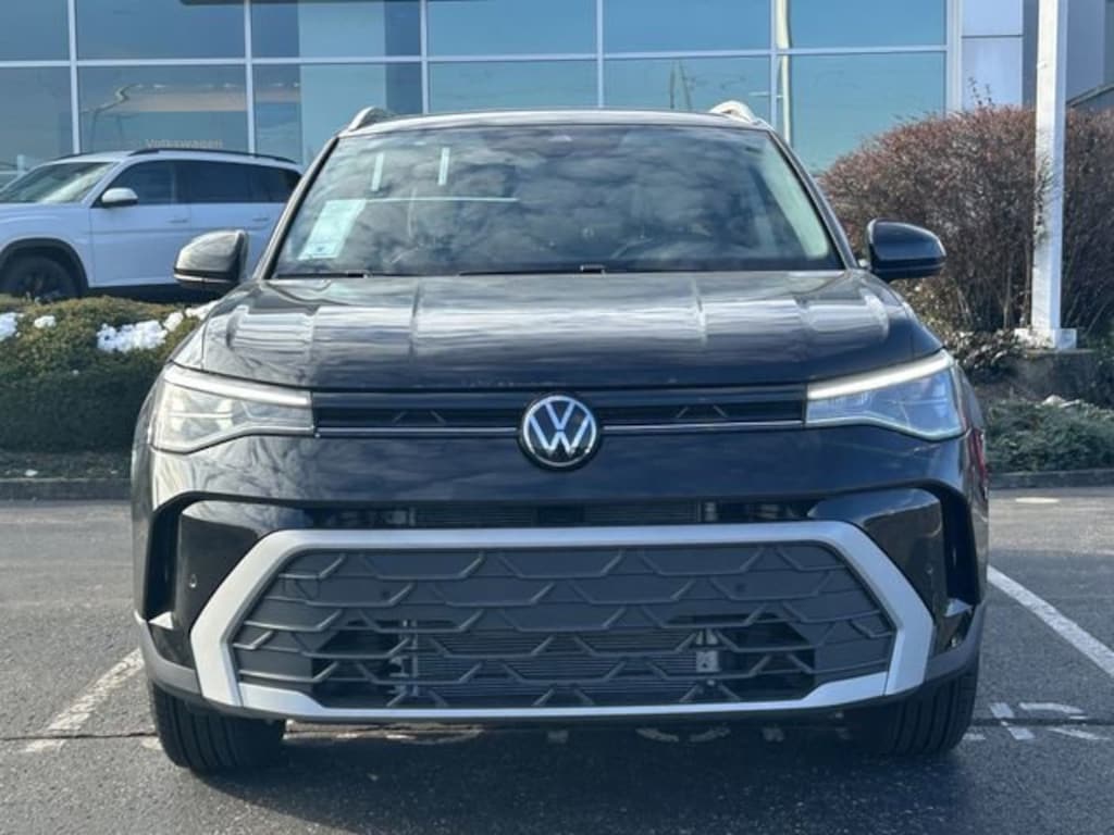 New 2026 Volkswagen Taos 1.5T SE SUV