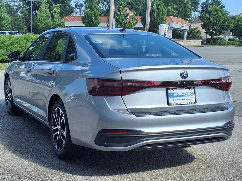2025 Volkswagen Jetta 1.5T Sport photo 4