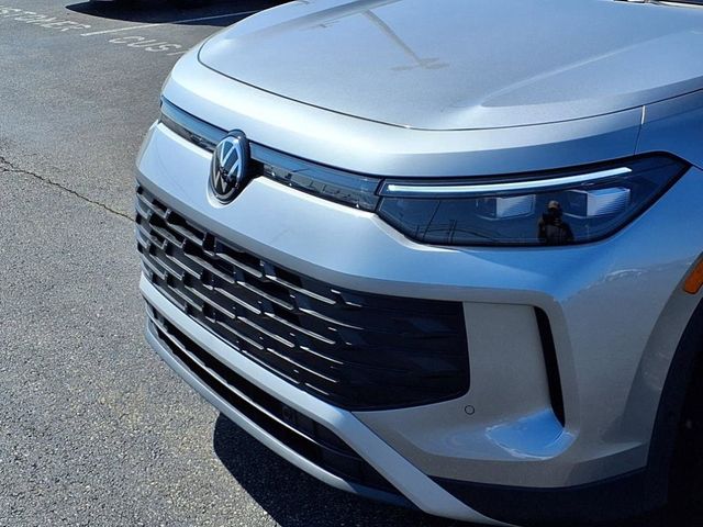 2025 Volkswagen Tiguan SE - Photo 19