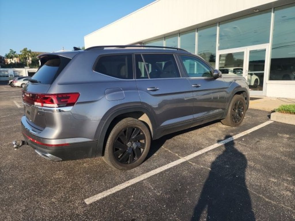Certified 2024 Volkswagen Atlas 2.0T SE w/Technology SUV