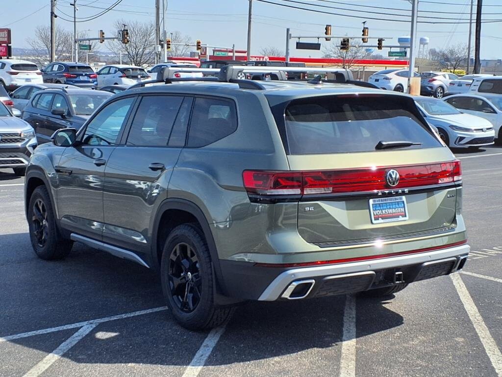 2025 Volkswagen Atlas Peak Edition SE photo 4