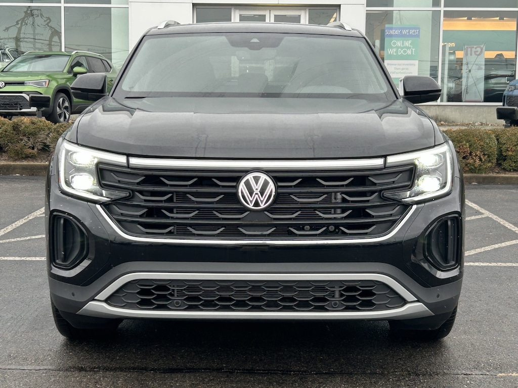 New 2026 Volkswagen Atlas Cross Sport 2.0T SE w/Technology SUV