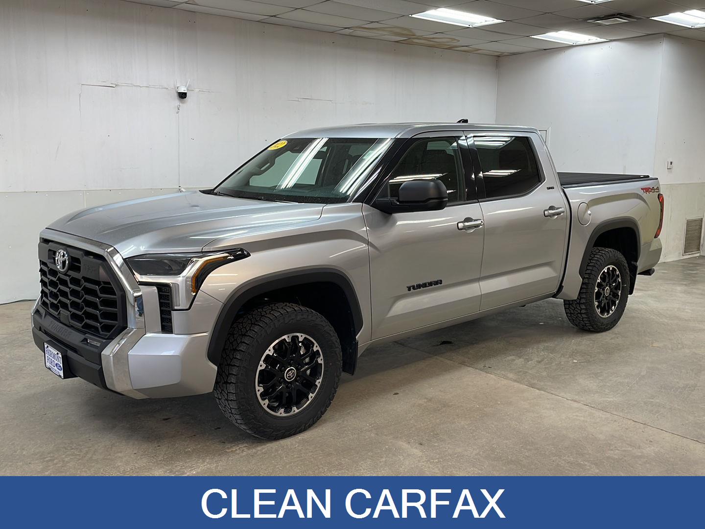 Used 2022 Toyota Tundra SR5 with VIN 5TFLA5DB9NX055936 for sale in Fairmont, Minnesota