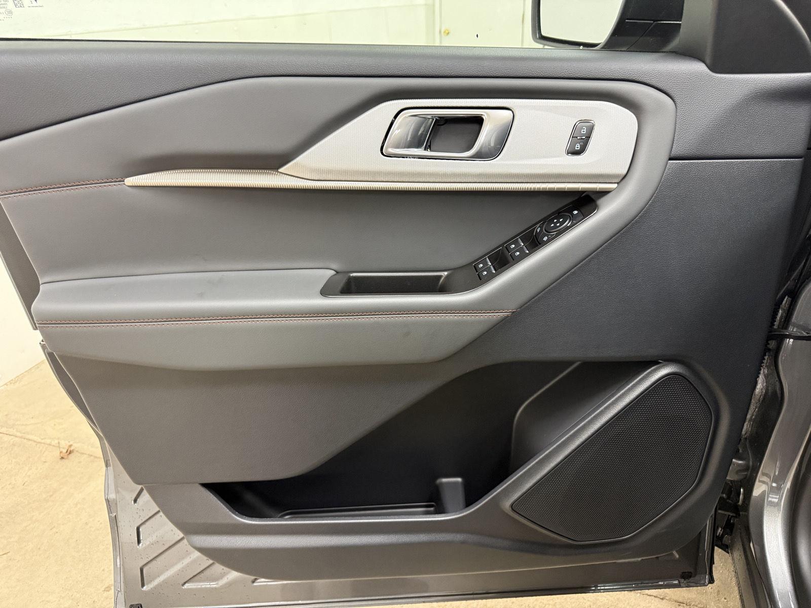 2026 Ford Explorer Active - Photo 10