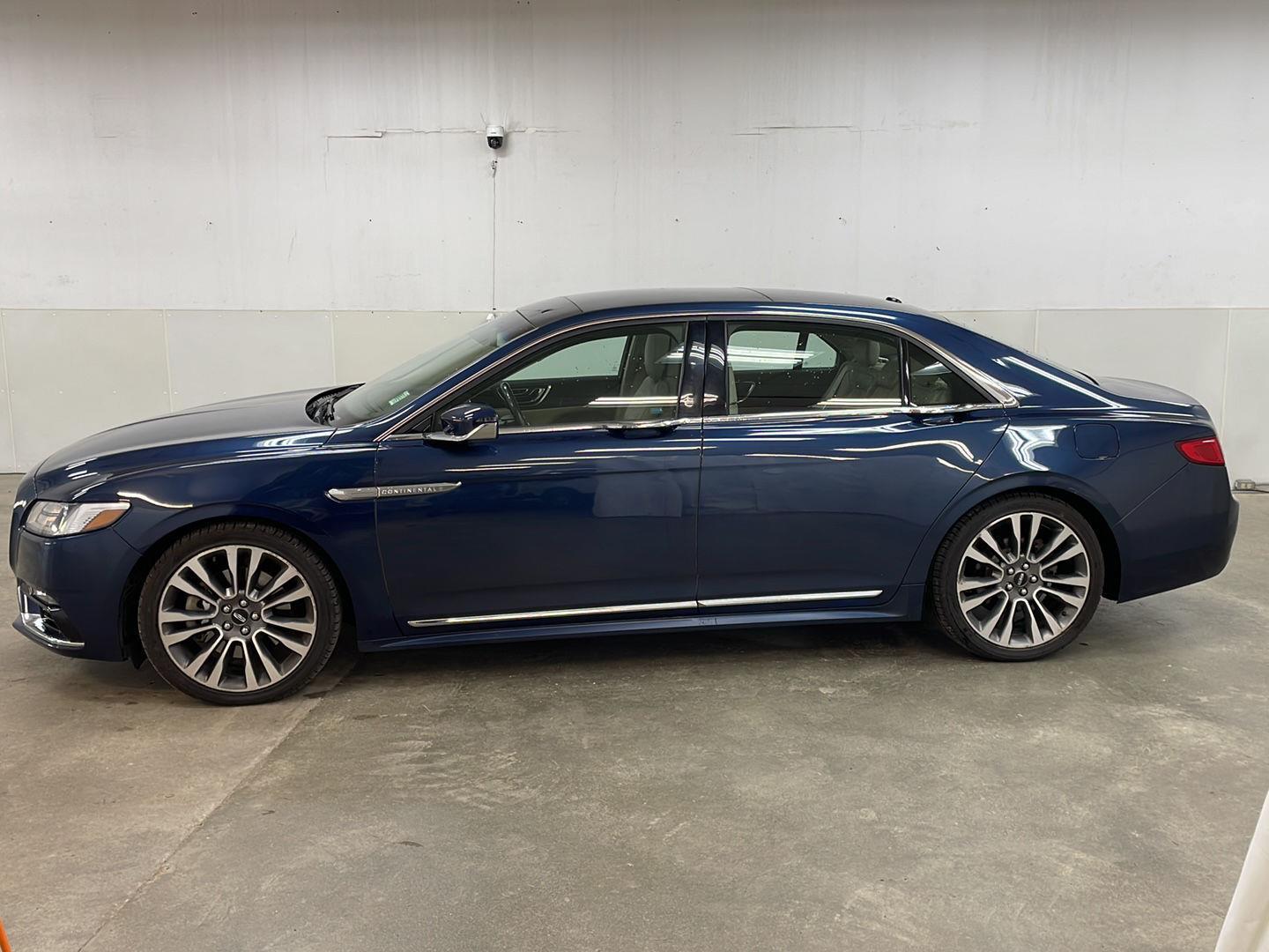 Used 2017 Lincoln Continental Select with VIN 1LN6L9TP9H5605126 for sale in Fairmont, Minnesota