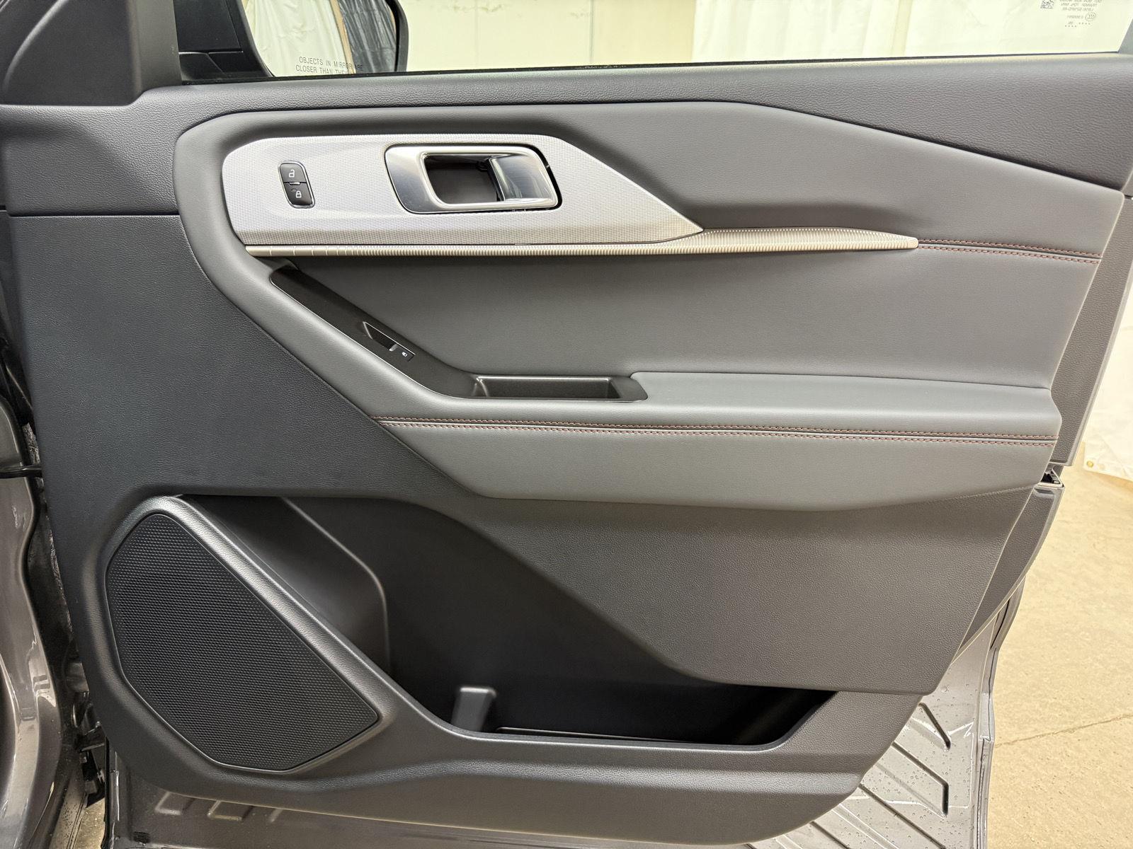 2026 Ford Explorer Active - Photo 30