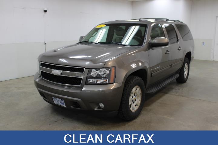 2011 Chevrolet Suburban LT 1500 photo 2