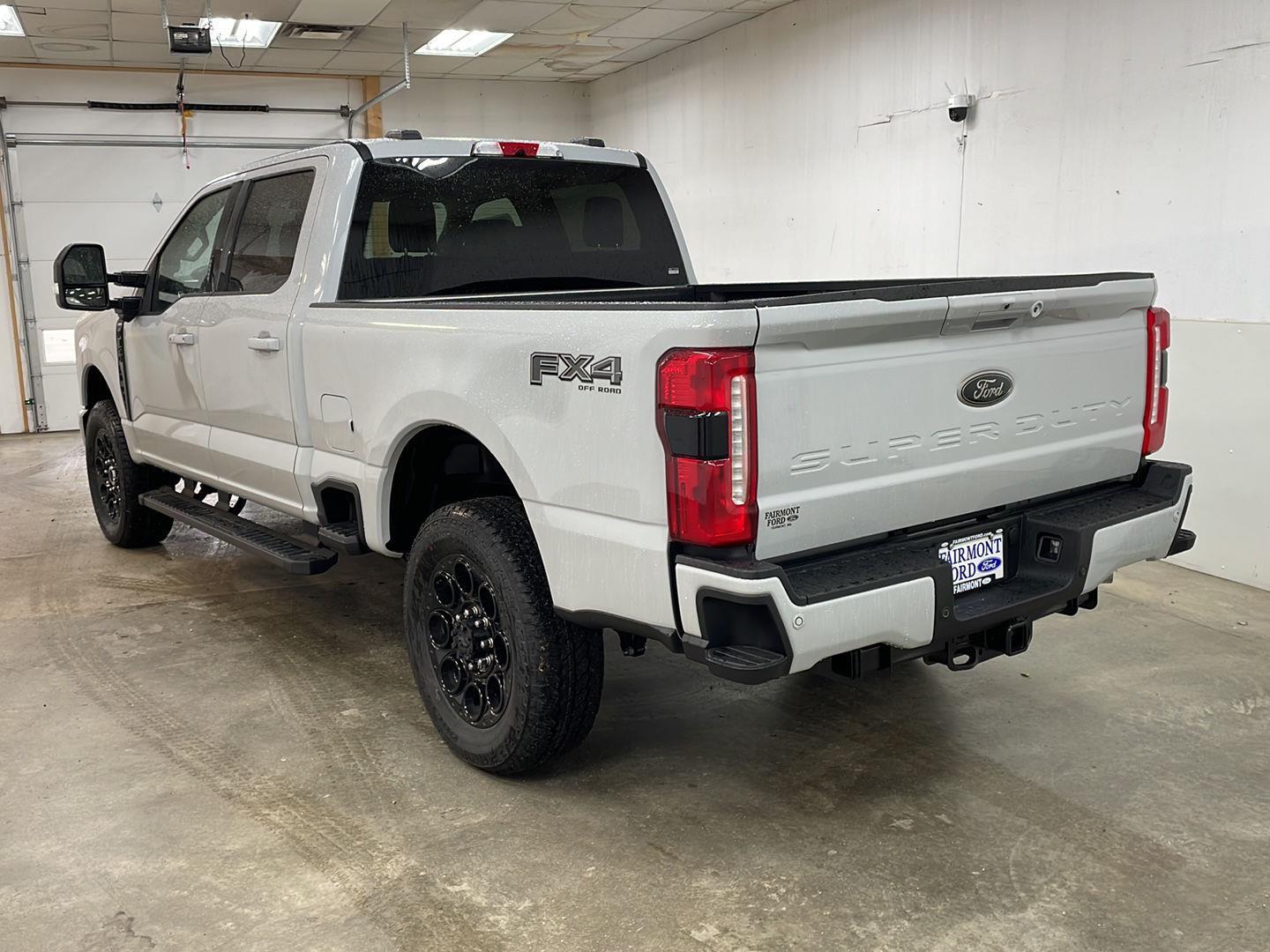 2026 Ford F-350 Lariat photo 2