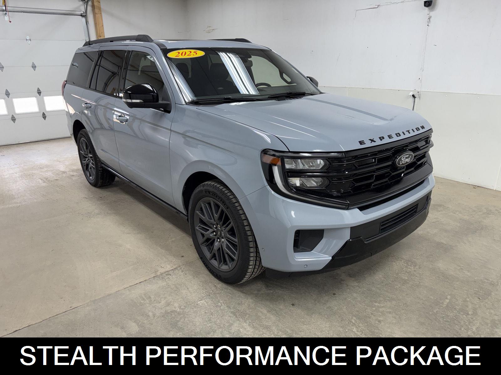 Used 2025 Ford Expedition Platinum with VIN 1FMJU1MG0SEA02869 for sale in Fairmont, Minnesota