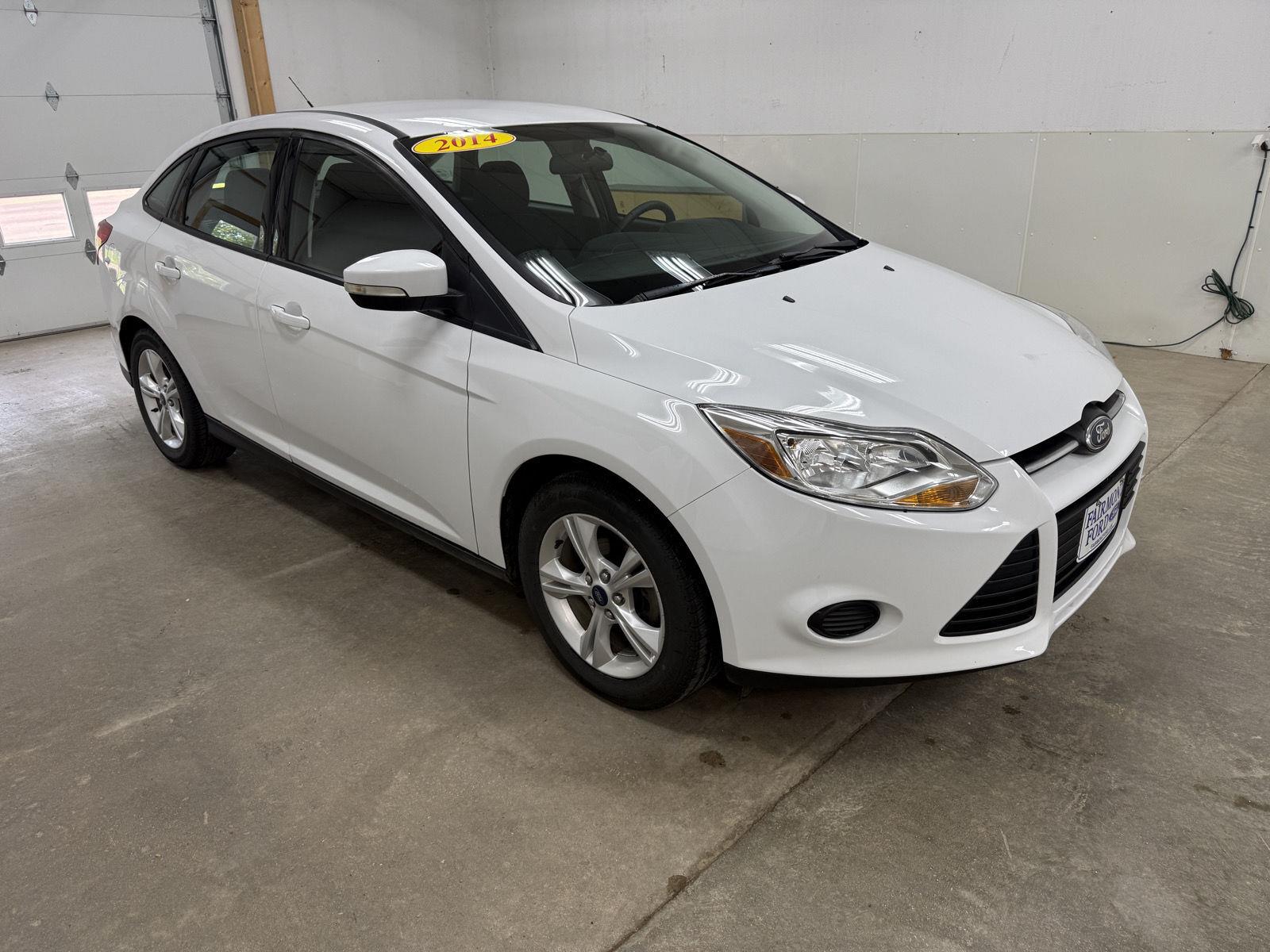 Used 2014 Ford Focus SE with VIN 1FADP3F21EL373941 for sale in Fairmont, Minnesota